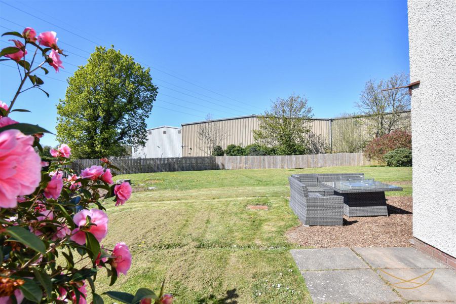 2 Hydepark Close
