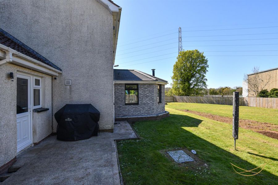 2 Hydepark Close