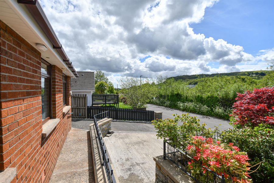1 Hawthorne Road