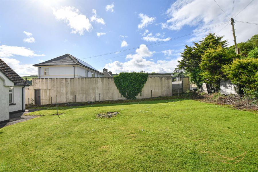 1 Cloney Bungalows