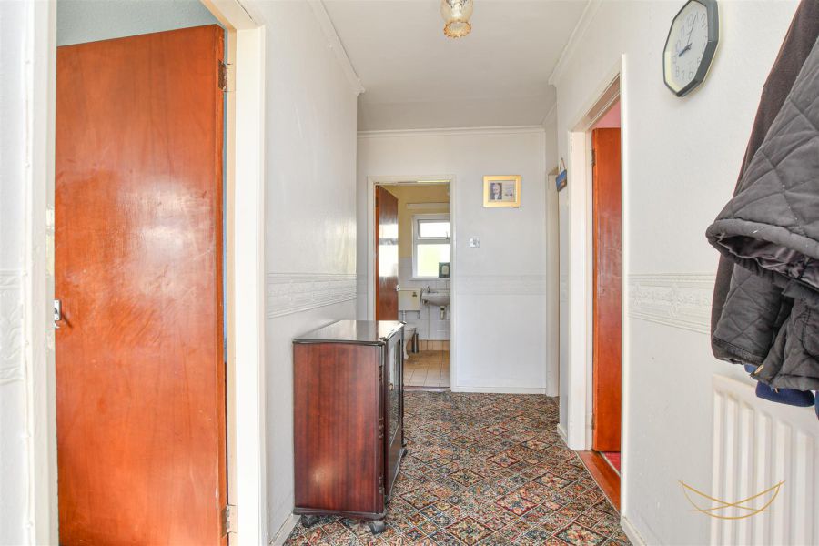 1 Cloney Bungalows