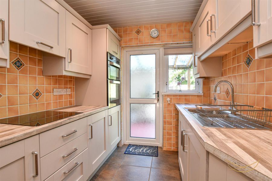 11 Mountview Pass