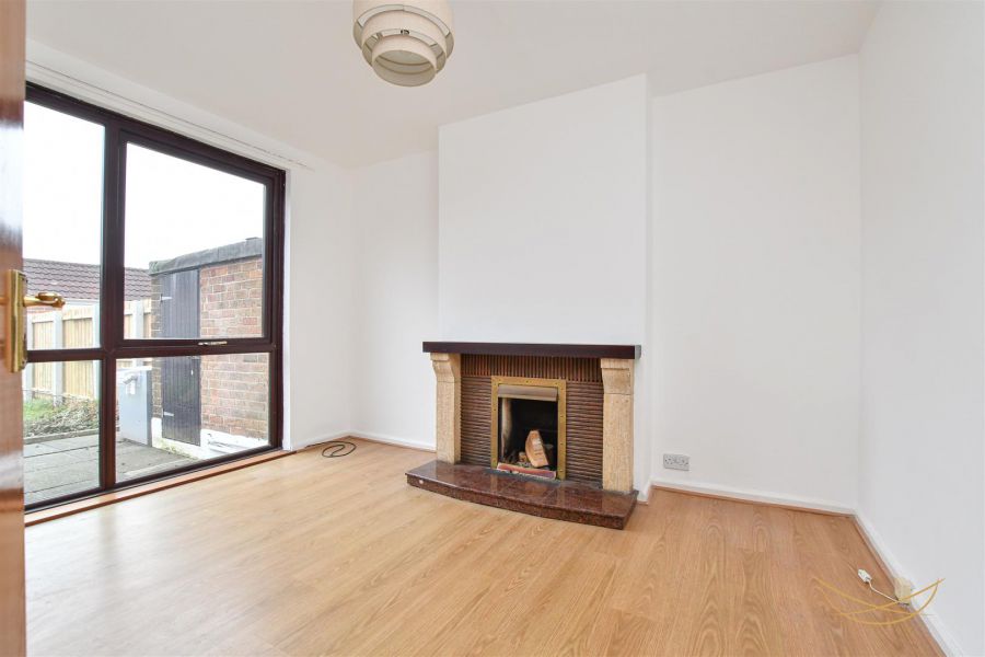 30 Lyndhurst Parade