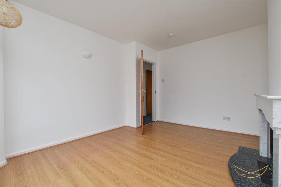 30 Lyndhurst Parade