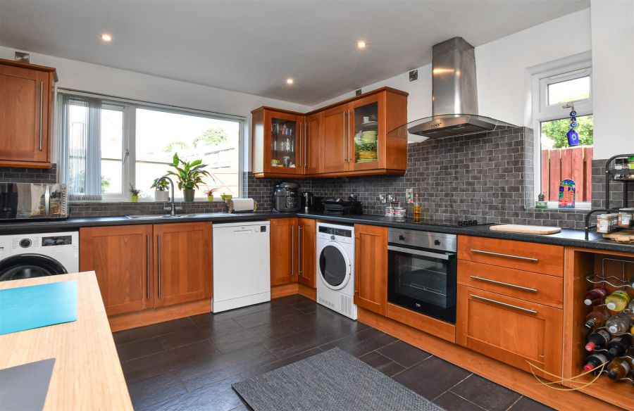 125 Seaview Drive
