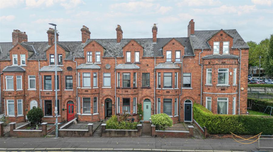 59 Ballygomartin Road,Belfast, BT13 3LB