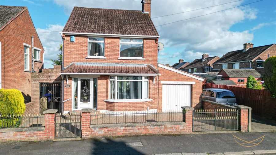 4 Lyndhurst Drive