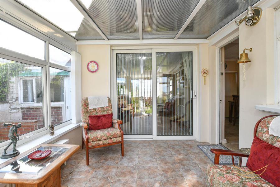 4 Lyndhurst Drive