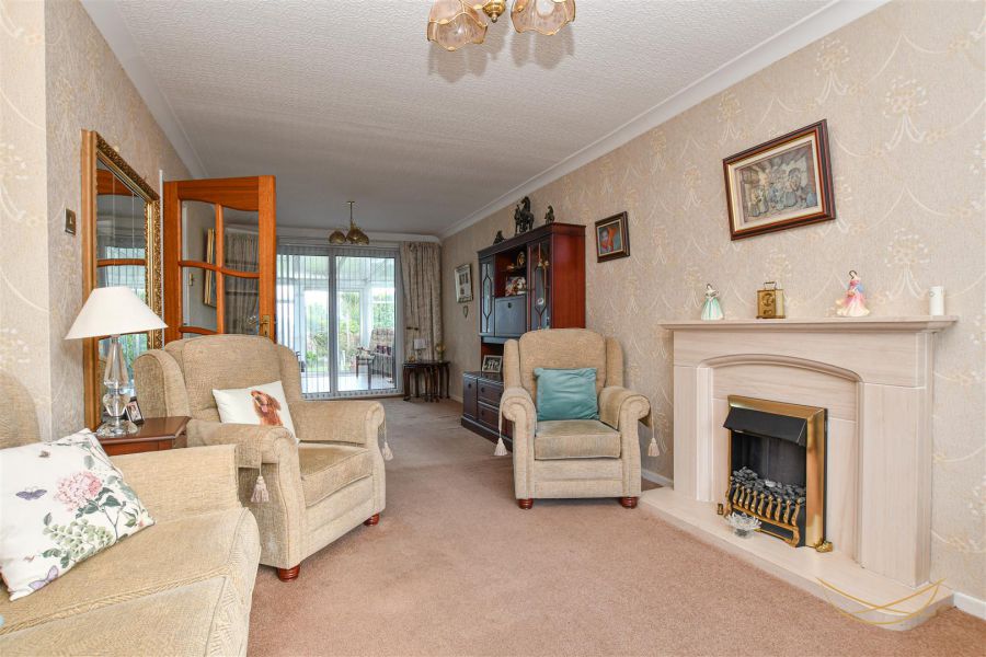 4 Lyndhurst Drive