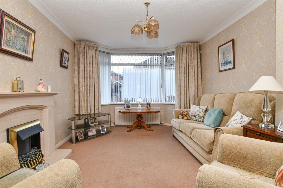 4 Lyndhurst Drive