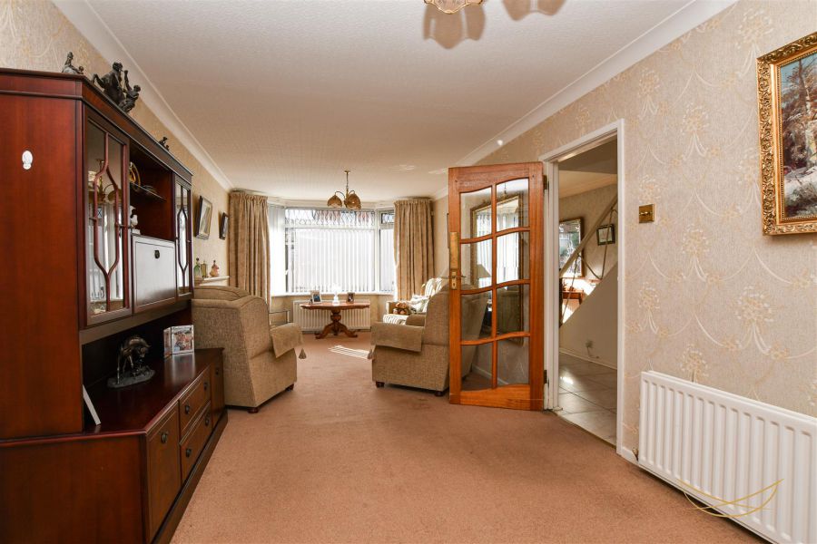 4 Lyndhurst Drive