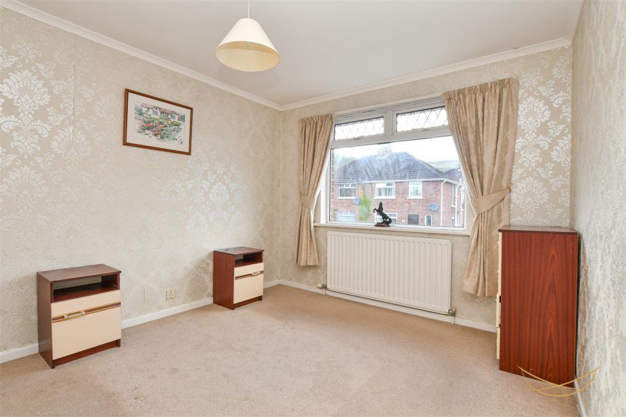 4 Lyndhurst Drive