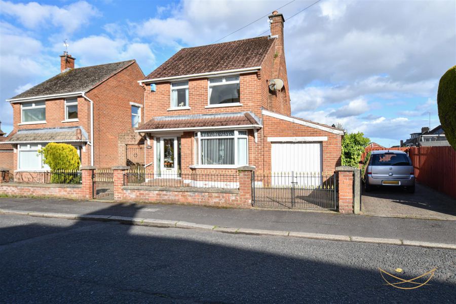 4 Lyndhurst Drive