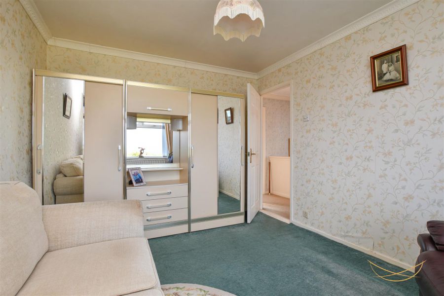 4 Lyndhurst Drive
