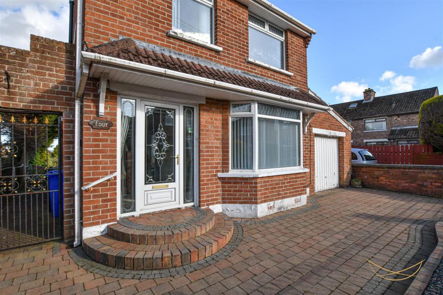 4 Lyndhurst Drive
