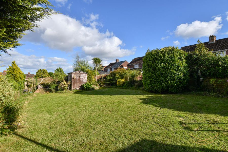 4 Lyndhurst Drive
