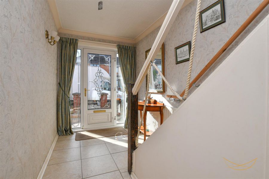 4 Lyndhurst Drive