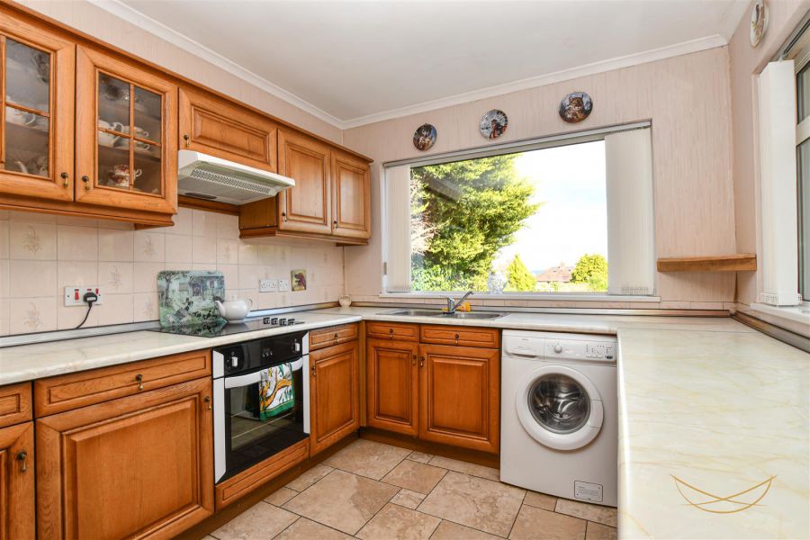 4 Lyndhurst Drive