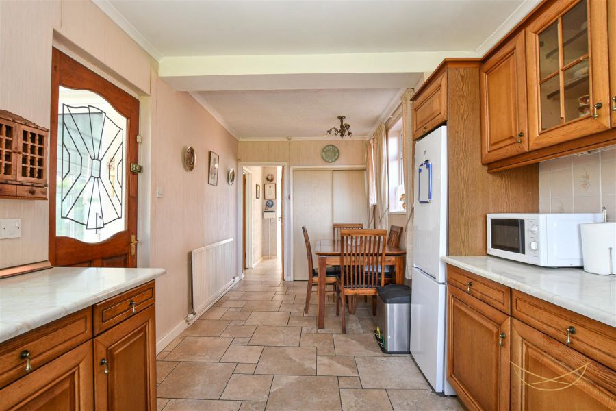 4 Lyndhurst Drive