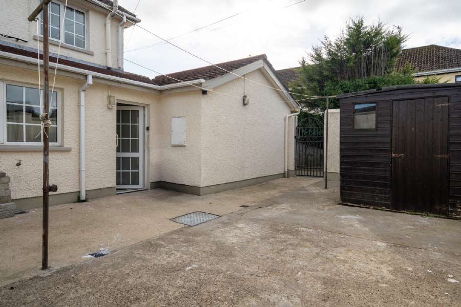 8 Pearse Gardens