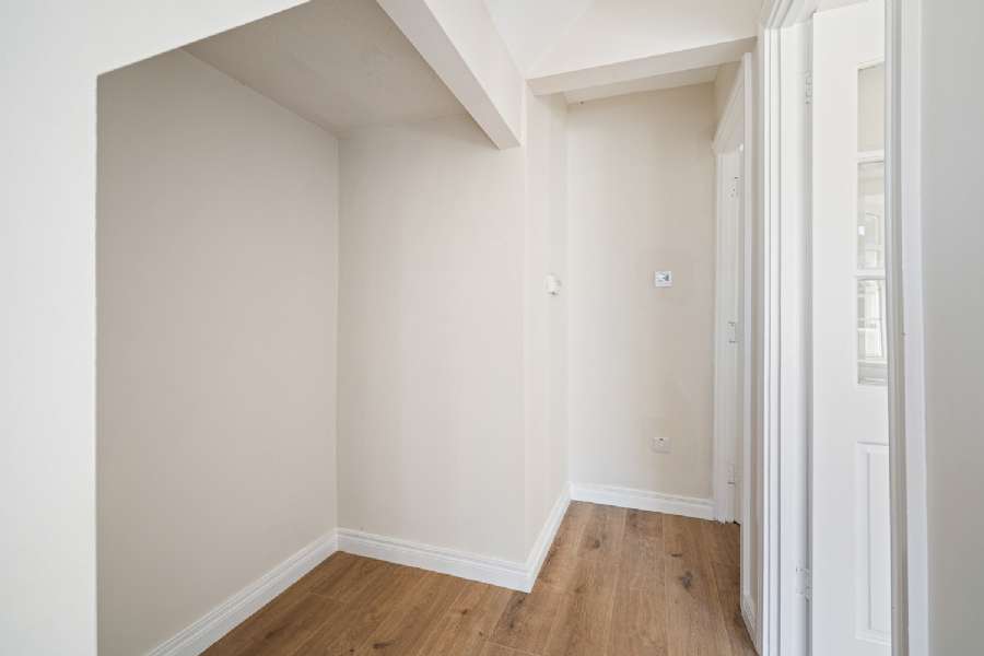 8 Pearse Gardens