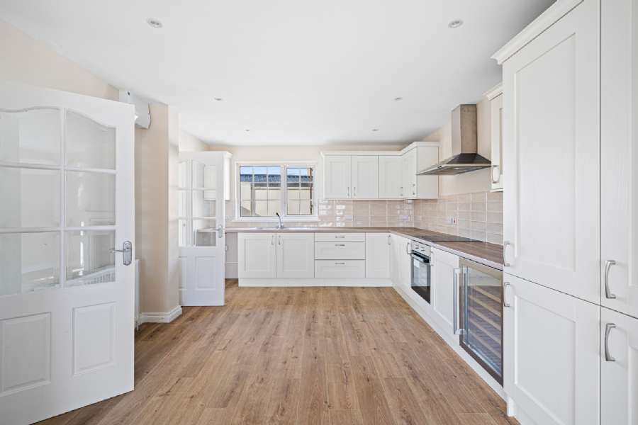 8 Pearse Gardens