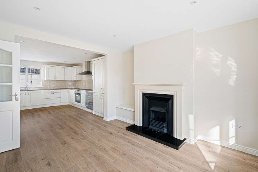 8 Pearse Gardens