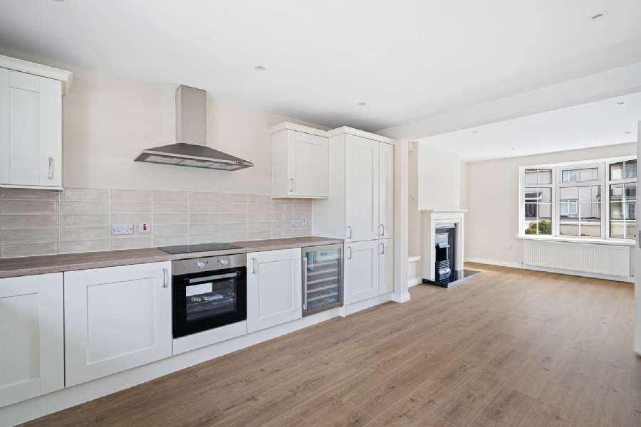 8 Pearse Gardens