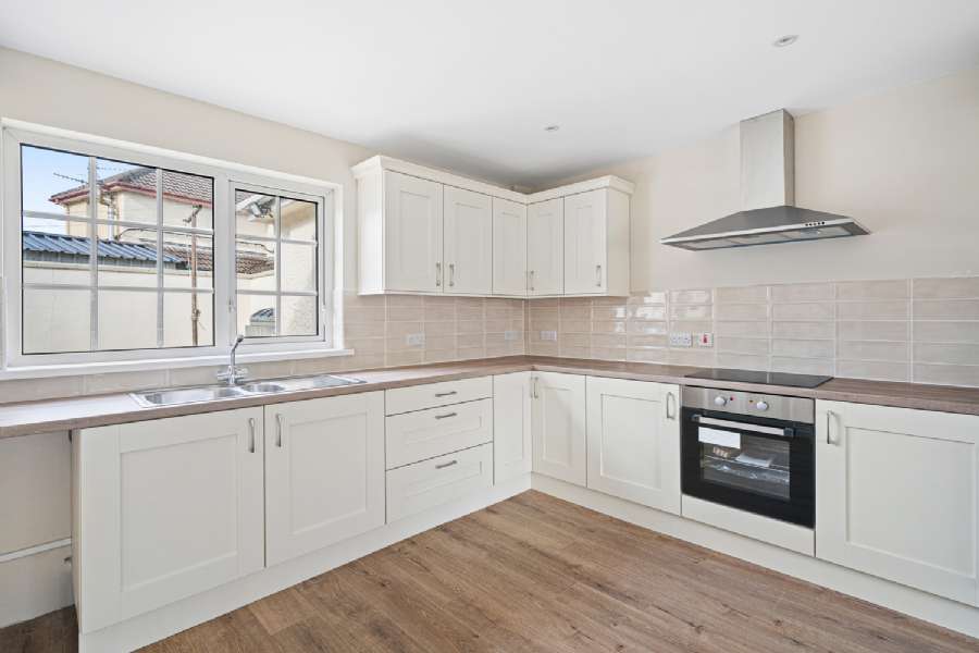 8 Pearse Gardens