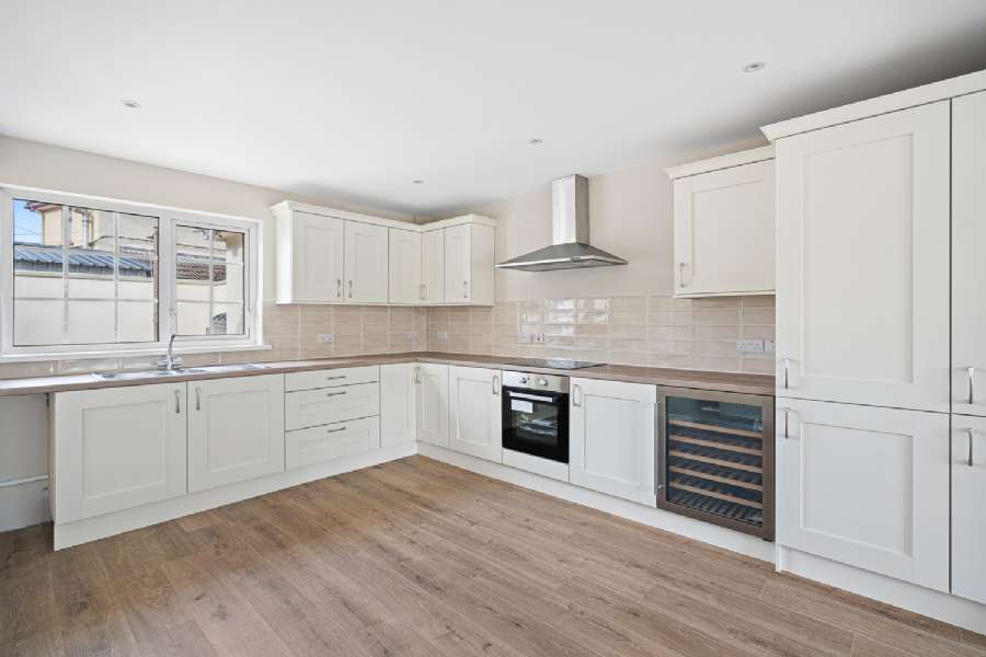 8 Pearse Gardens
