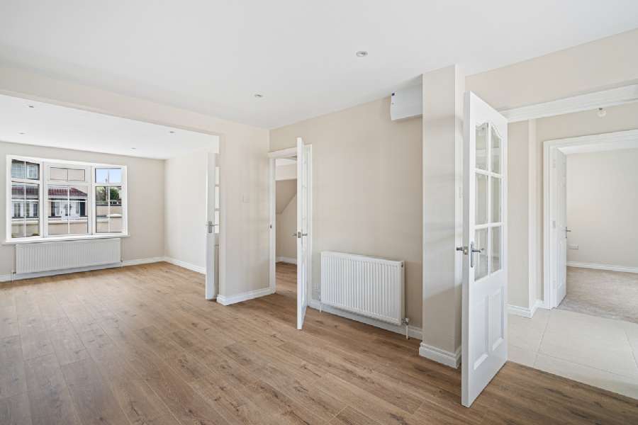 8 Pearse Gardens