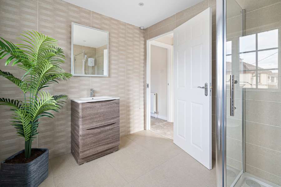 8 Pearse Gardens
