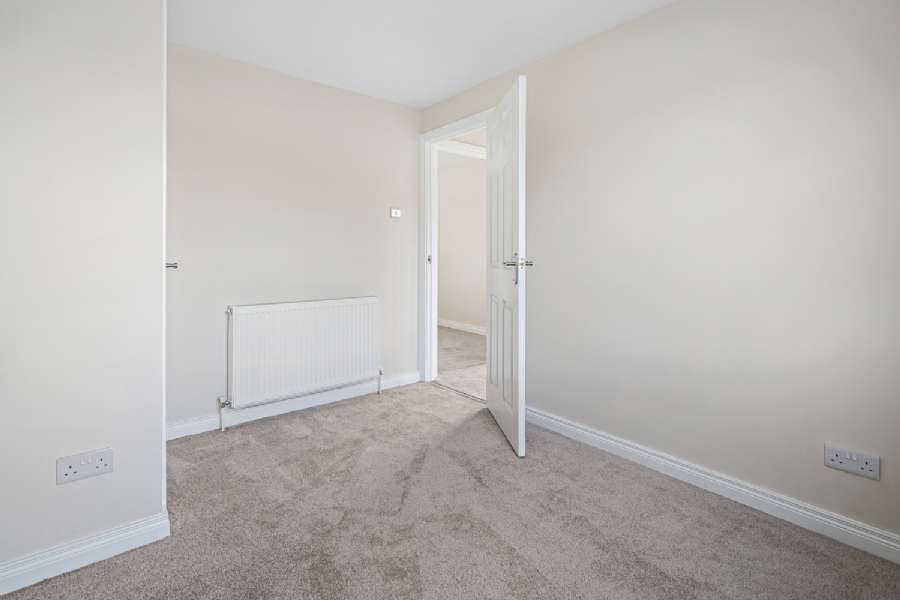 8 Pearse Gardens