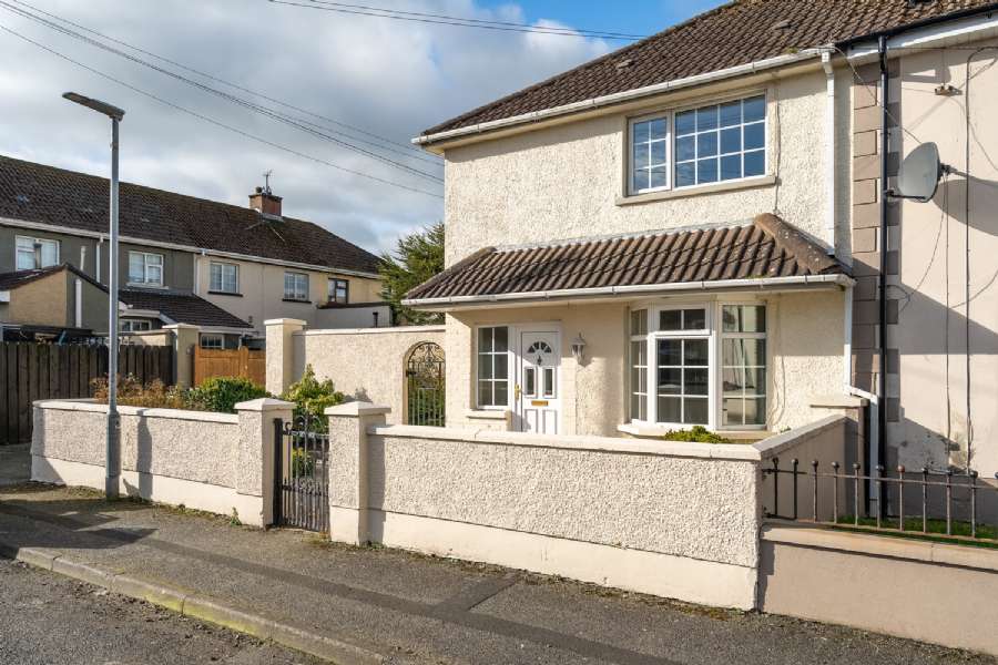 8 Pearse Gardens