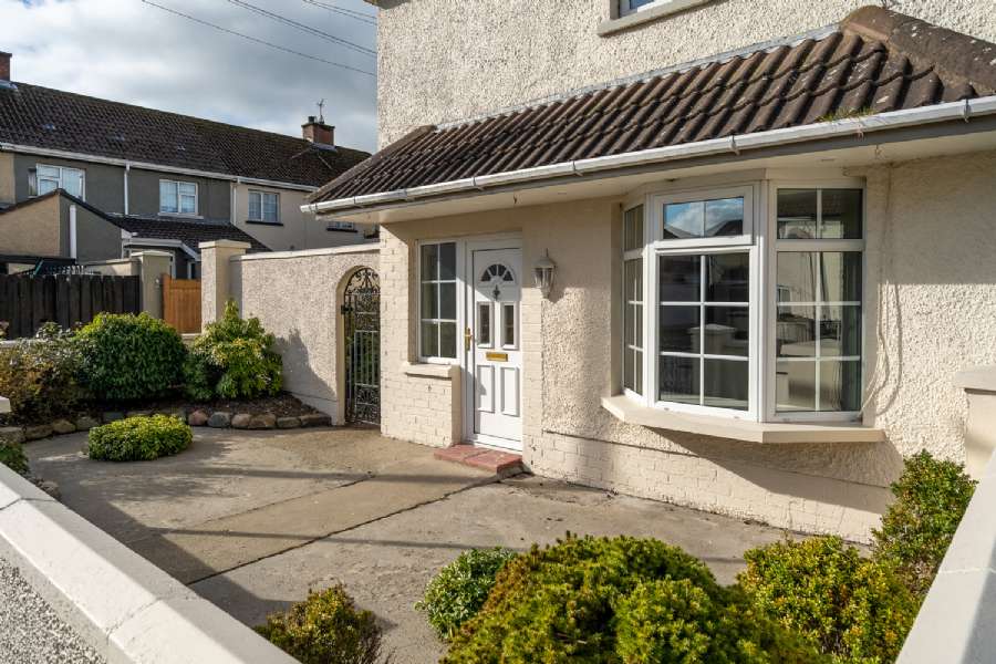 8 Pearse Gardens
