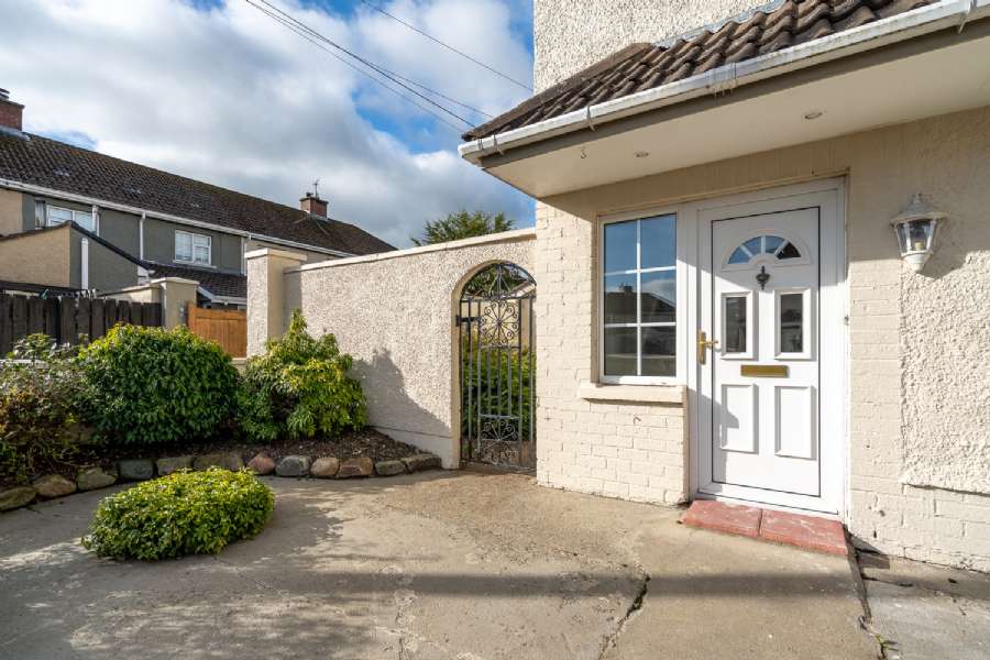 8 Pearse Gardens