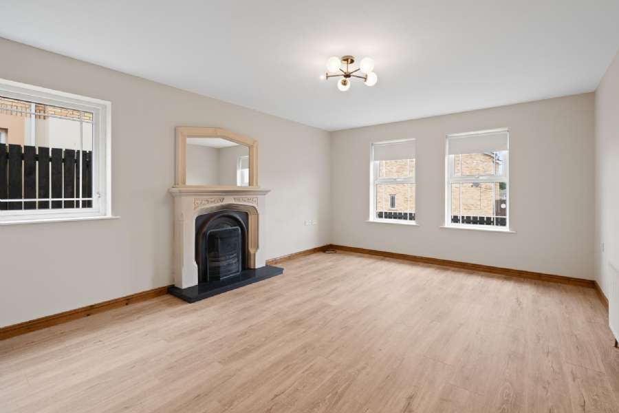 10 Danton Manor