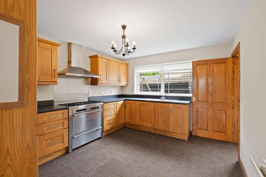 10 Danton Manor