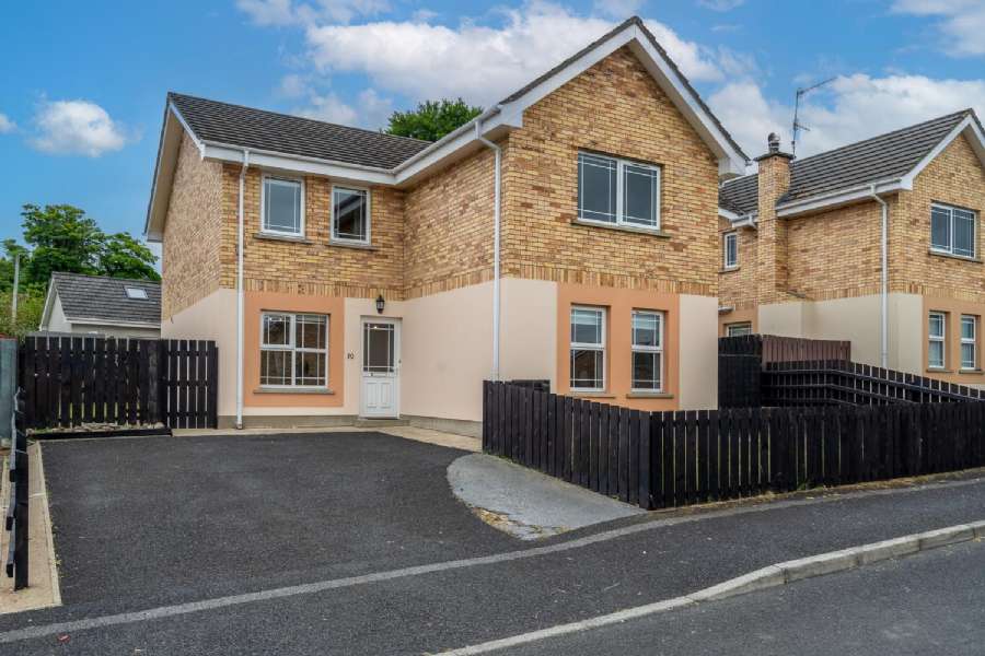 10 Danton Manor