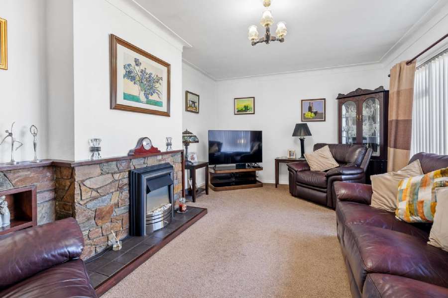 11 Ashgrove Park