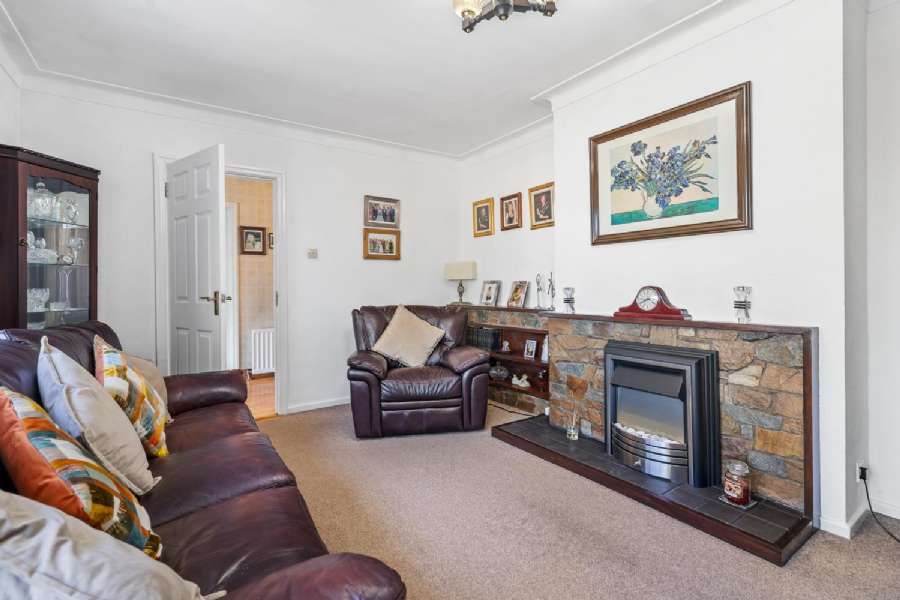 11 Ashgrove Park