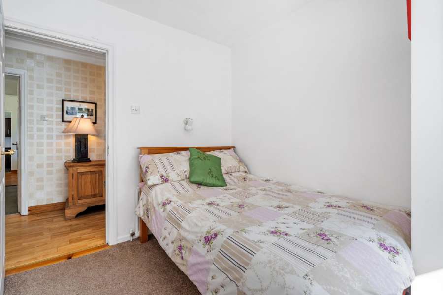 11 Ashgrove Park