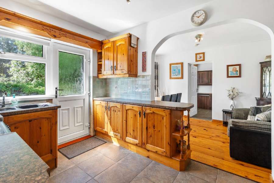 11 Ashgrove Park