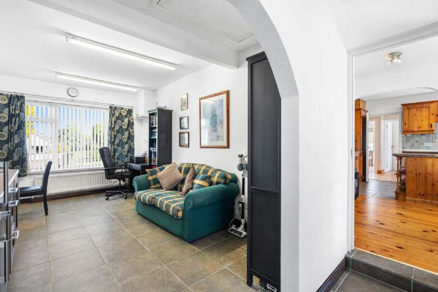 11 Ashgrove Park