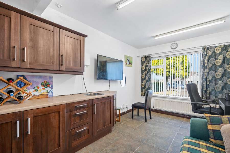 11 Ashgrove Park