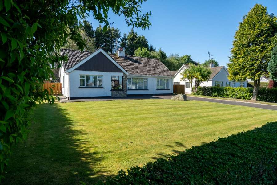 11 Ashgrove Park