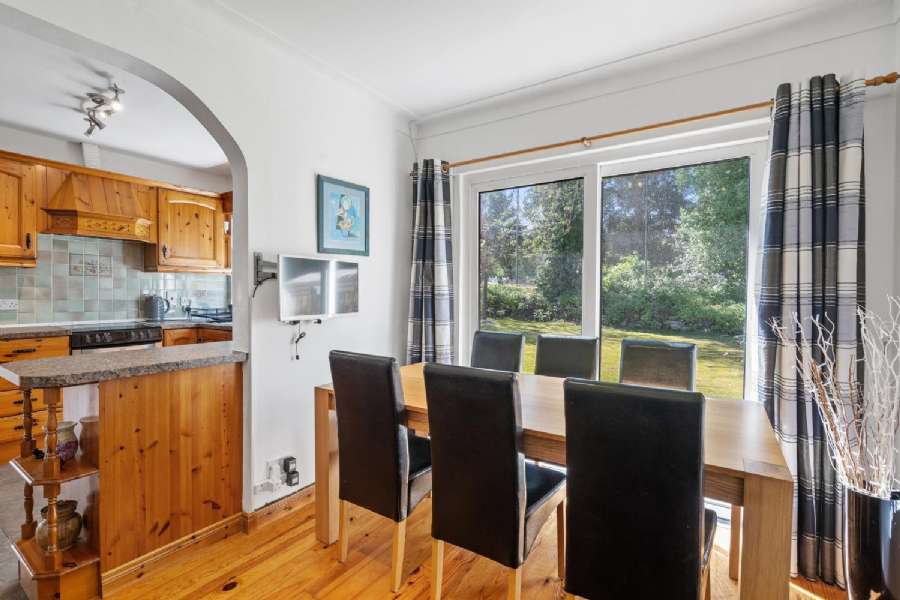 11 Ashgrove Park