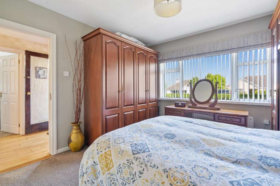 11 Ashgrove Park