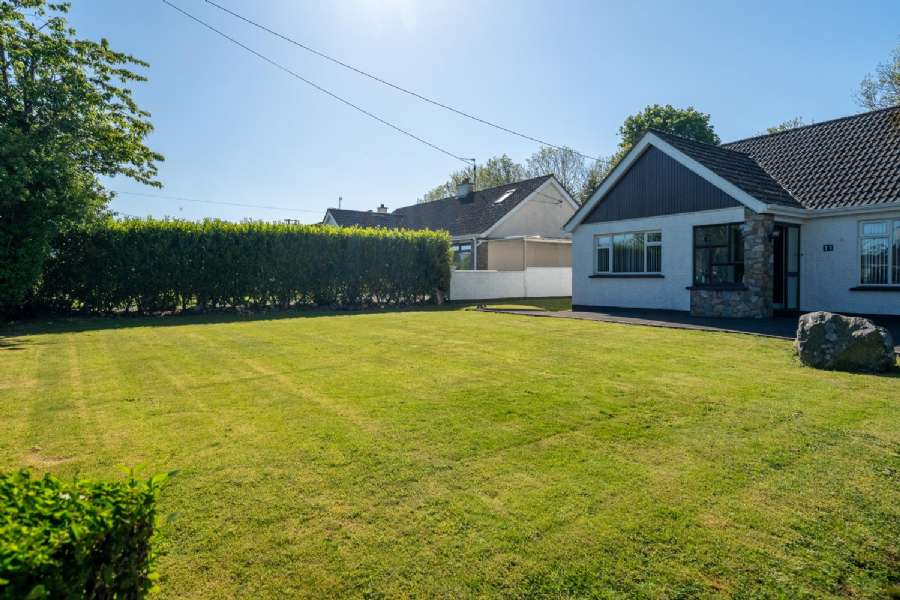 11 Ashgrove Park