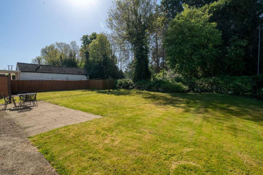 11 Ashgrove Park